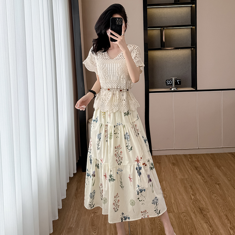 Women's 3-Piece Vintage Cutout Lace-Up Cami Top and Floral Cake Skirt Set with Belt - Image 4