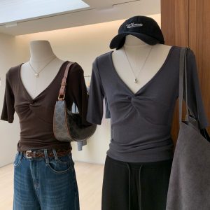 Women's Light Mature V-Neck Knot Heart Slim Fit T-Shirt Casual Half Sleeve Solid Color Regular Shoulder Base Top